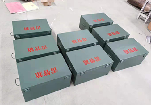 鄂托克炸药箱和雷管箱一般是怎么存放的？