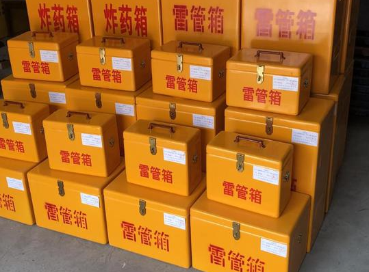鄂托克玻璃钢雷管箱的使用寿命一般是多少？
